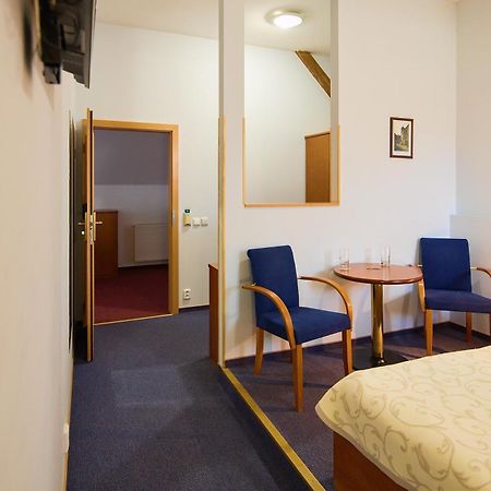 Hotel Certousy Praga Zewnętrze zdjęcie