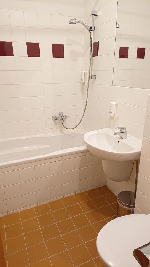 Hotel Certousy Praga Zewnętrze zdjęcie